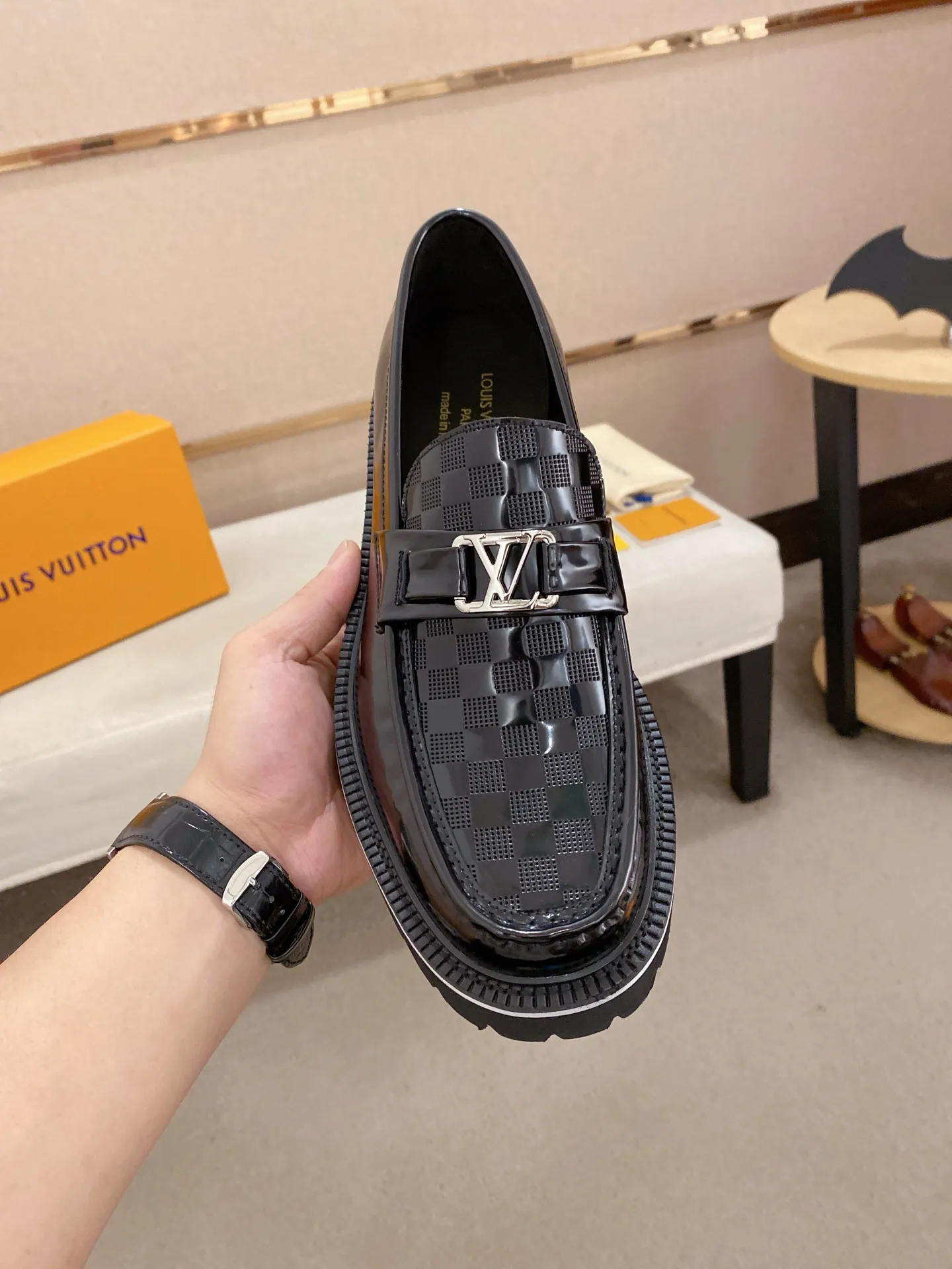 Men's shoes💰 580💰🌲 LV's top 🔍🔍 new men's leather shoes 🚹 are on sale at the same time at counters ⚠The uppers are imported cowhide from Italy, the entire imported cowhide lining, imported accessories 💪💪, completely 1⃣️ to 1⃣️ replica 🇮🇹💪 💪, ⚠Sole: The original sole is specially provided by the original factory, the exclusive movable molded sole is super comfortable, ⚠The original factory follows the order, 🔍🔍high quality, you can enter and exit the counter at will, welcome to compare⚠Size: 38-45
